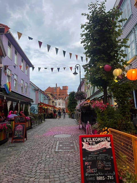 Stavanger: City Highlights Bus and Walking Tour - What the five-hour pace feels like