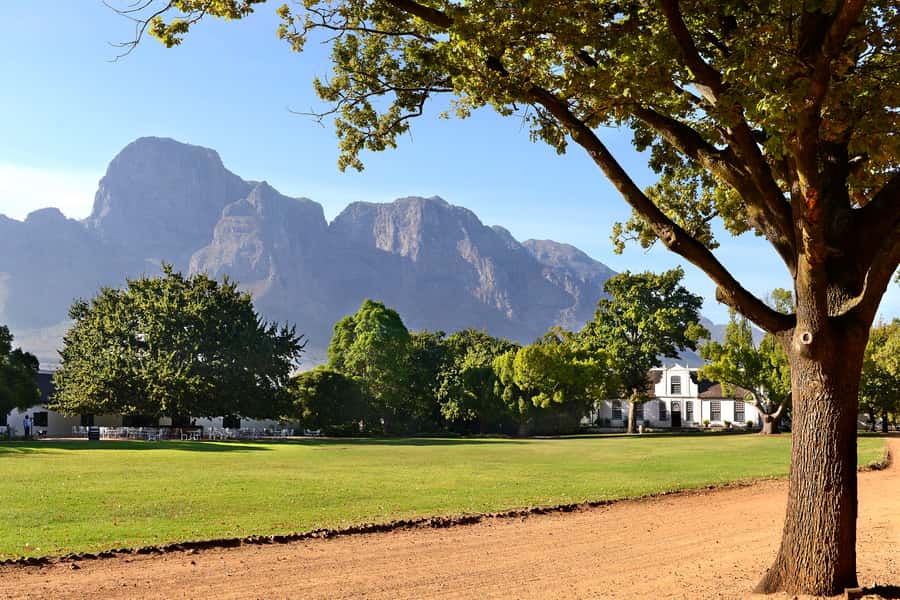 Stellenbosch: Eastern Route Hop-On Hop-Off Wine Tour - Lanzerac for chocolate and wine