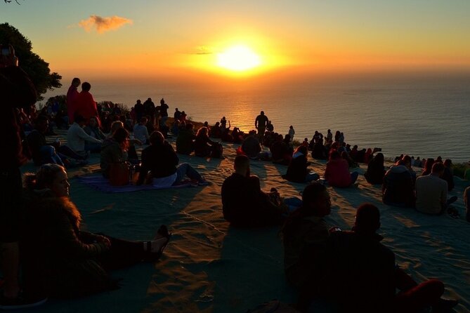 Summer Sunset Bus Tour in Cape Town - Signal Hill gives you the sunset