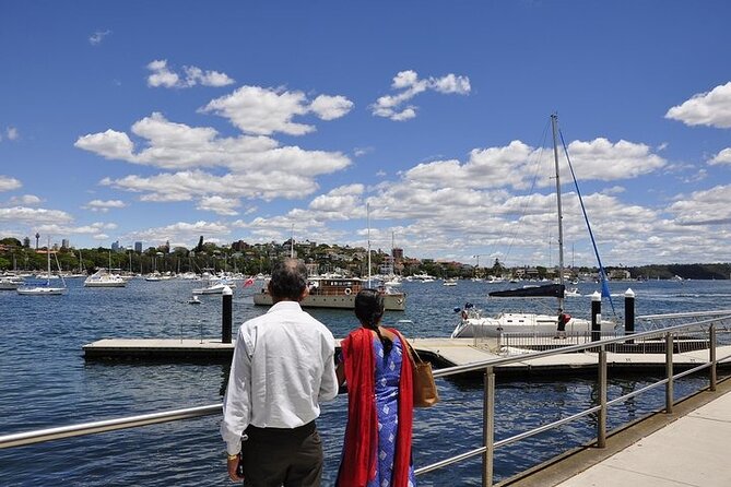 Sydney Guided Sightseeing Bus Tour - What the guide adds to the ride