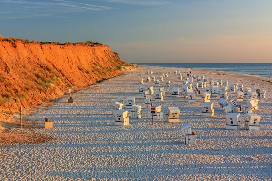 Sylt: Guided Island Tour by Bus with Sylt Highlights - Comfort, weather, and the practical side of the bus
