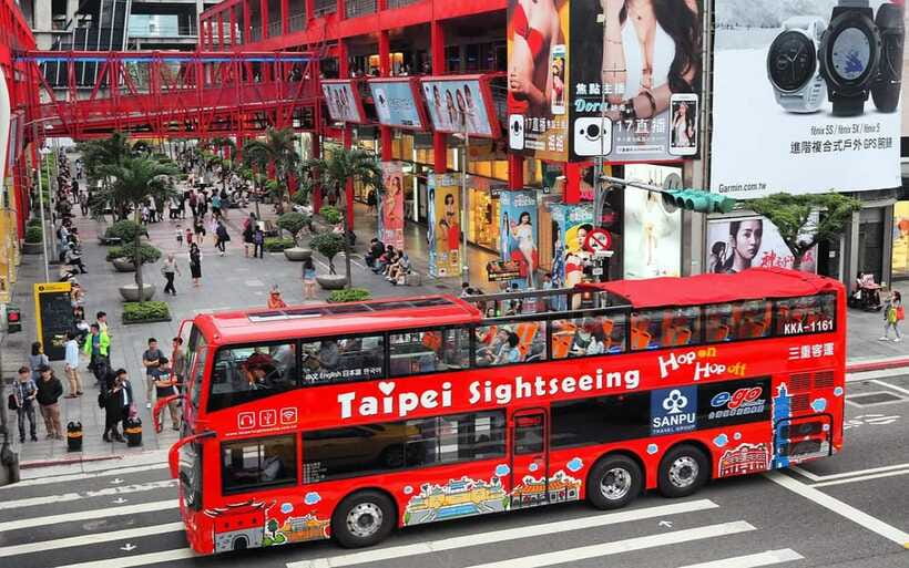 Taipei: Hop-On Hop-Off Sightseeing Bus with Audio Guide - The audio guide: useful, but sit carefully