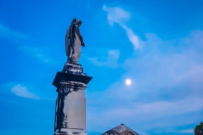 The Haunted Ghost Bus Tour in San Antonio - Why this ghost tour works better than a simple walking route