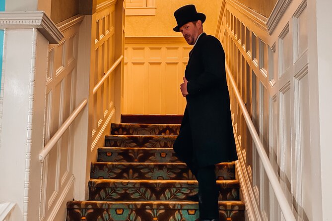 The Haunted Ghost Bus Tour in San Antonio - The guides shape the whole evening