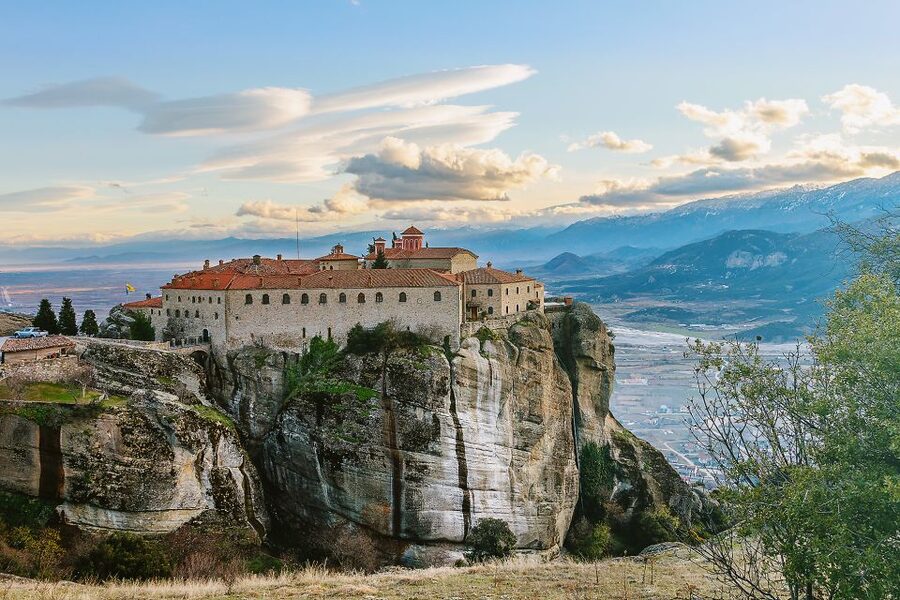 Thessaloniki: Full-Day Bus Trip to Meteora - The 3.5-hour journey to Meteora