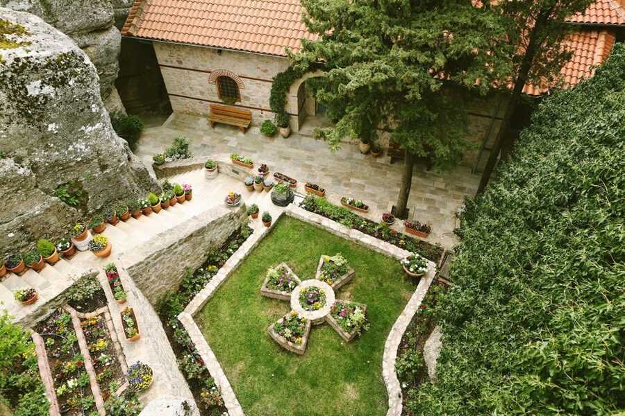 Thessaloniki: Full-Day Bus Trip to Meteora - Visiting two of the six monasteries