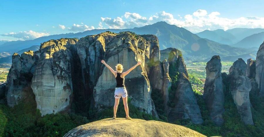 Thessaloniki: Full-Day Bus Trip to Meteora - Why the 45-minute monastery stops can feel short