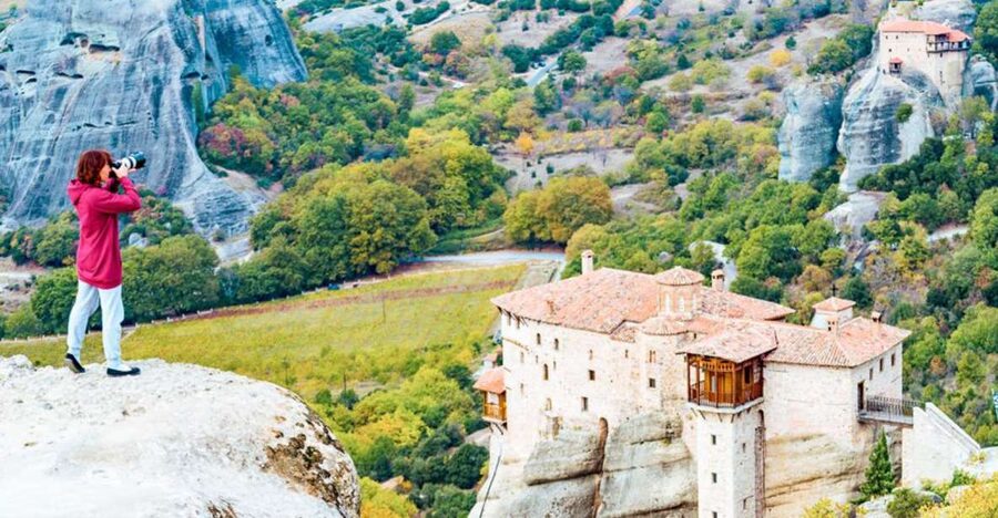 Thessaloniki : Meteora Full-Day Bus Trip with Local Guide - Why Meteora is worth the long trip from Thessaloniki