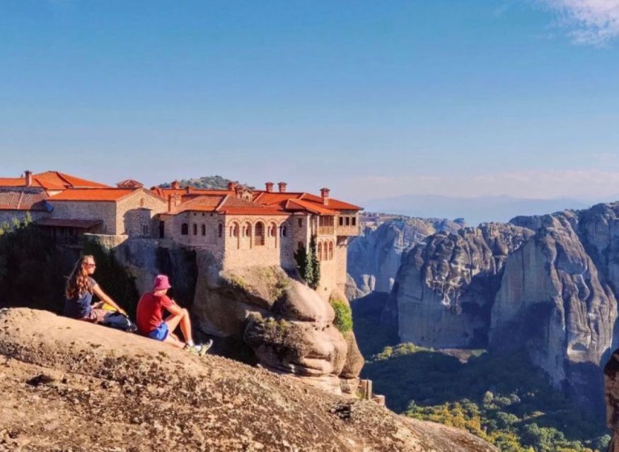 Thessaloniki : Meteora Full-Day Bus Trip with Local Guide - The guide makes the difference