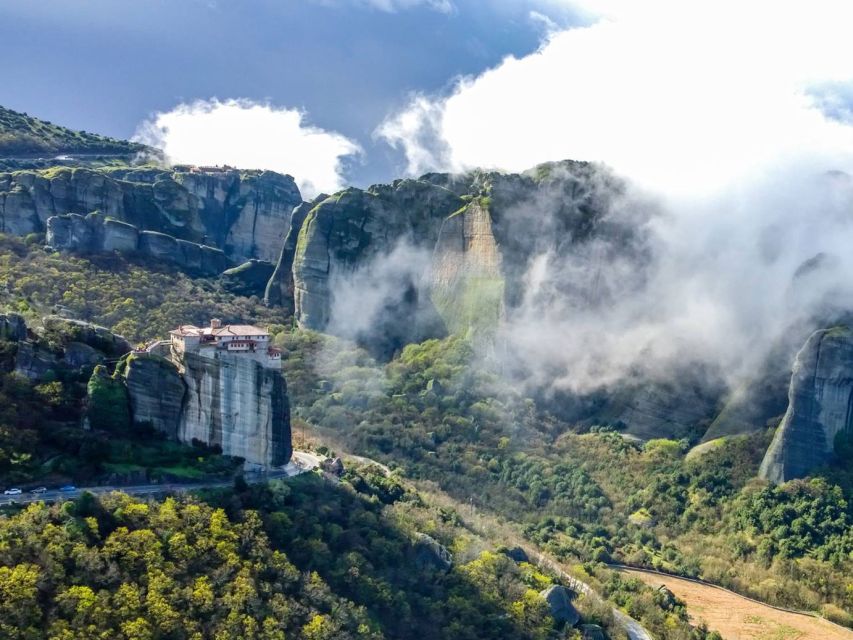 Thessaloniki : Meteora Full-Day Bus Trip with Local Guide - The weekday journey from Thessaloniki to Kalambaka
