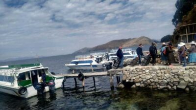 Titicaca Lake: Highlights Tour from La Paz by Bus