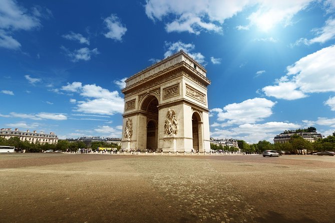Trip to Paris with Seine Cruise, Bus Tour and Travel Card - Sacré-Cœur and the limits of a one-day visit