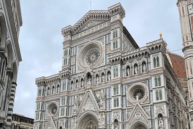 Two Treasures Day Trip by Bus: Florence & Pisa - Pisa is built for one unforgettable photograph