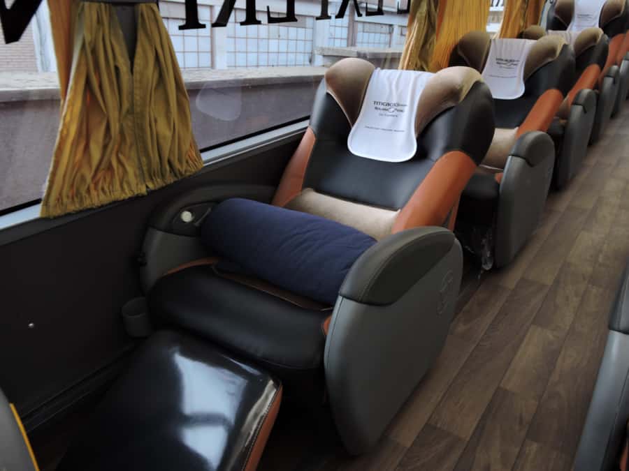 Uyuni tour express from La Paz by bus - Breakfast and a quiet wait in Uyuni