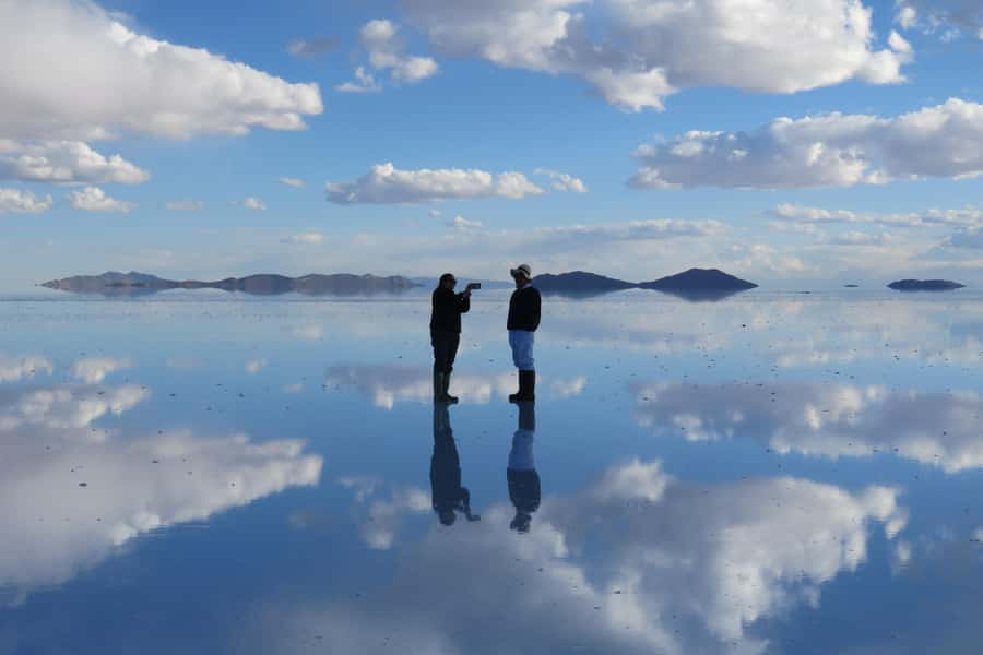 Uyuni tour express from La Paz by bus - Salt monuments and the road to Incahuasi