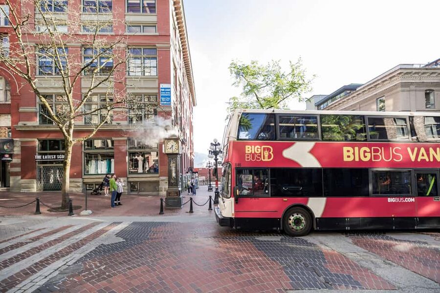 Vancouver: Hop-on Hop-off Sightseeing Tour with 10 Stops - Starting at Canada Place and the harbour
