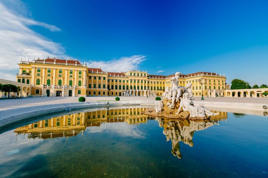 Vienna: Bus & Schönbrunn Palace Skip-the-Line Guided Tour - A smart first look at Vienna from the Ringstraße