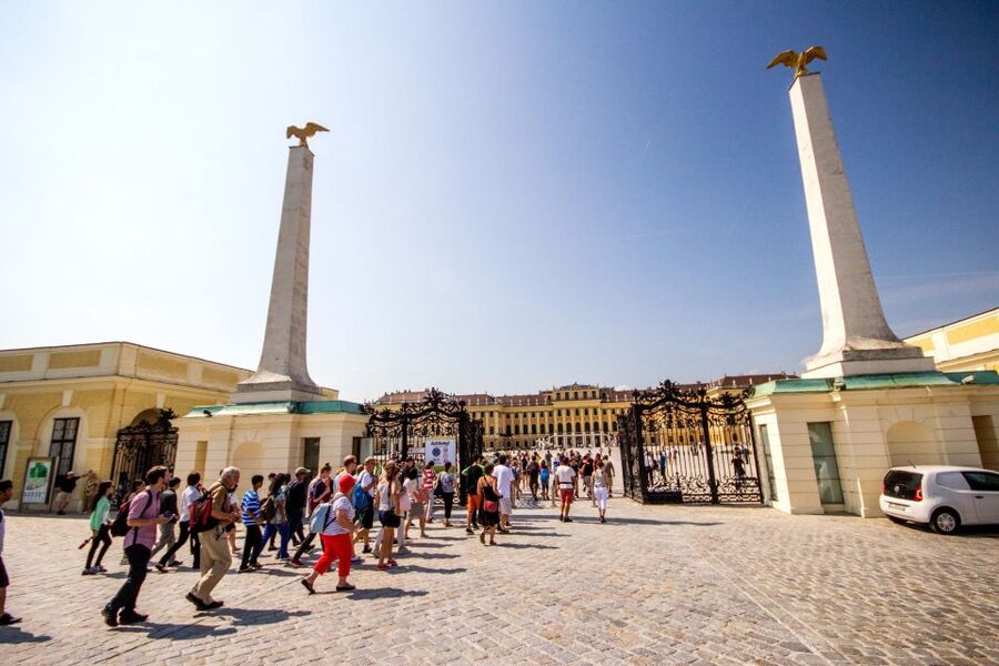 Vienna: Bus & Schönbrunn Palace Skip-the-Line Guided Tour - The gardens are beautiful, but time is the weak spot
