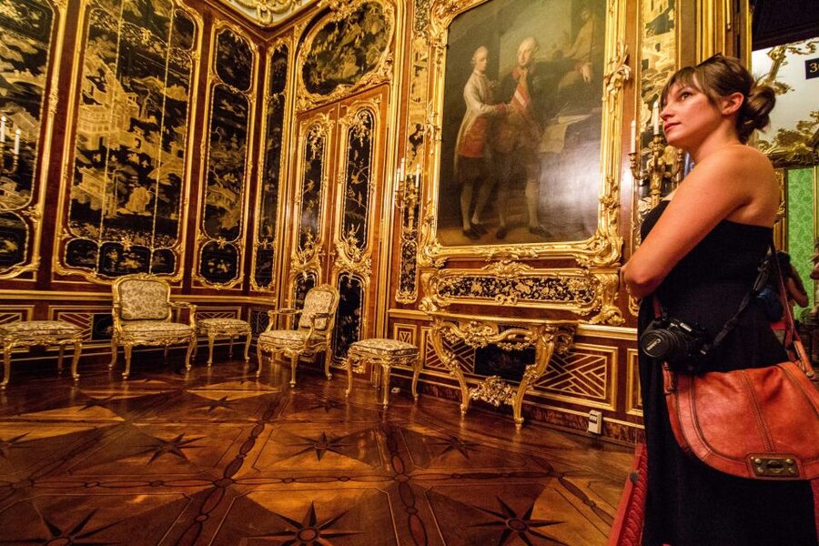 Vienna: Bus & Schönbrunn Palace Skip-the-Line Guided Tour - Coach comfort, timing, and the meeting point