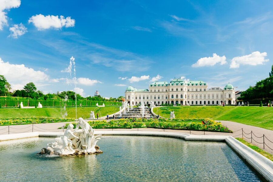 Vienna: Hop-On Hop-Off Sightseeing Bus Tour in 19 Languages - Who will get the most from this tour?
