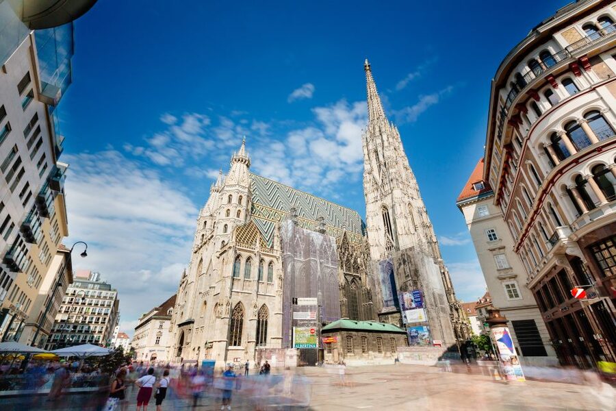 Vienna: Hop-On Hop-Off Sightseeing Bus Tour in 19 Languages - How much time should you buy?