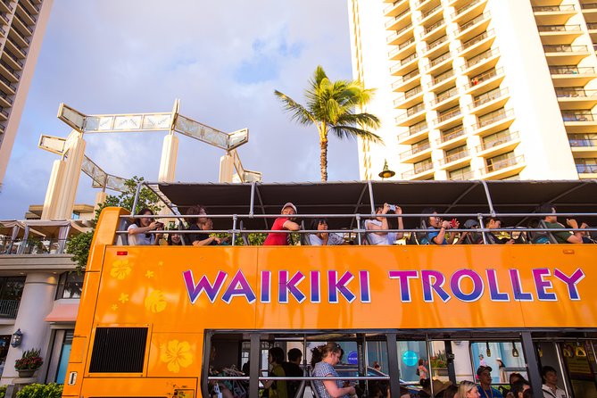Waikiki Trolley Hop-On Hop-Off Tour of Honolulu - What the narration adds to the ride