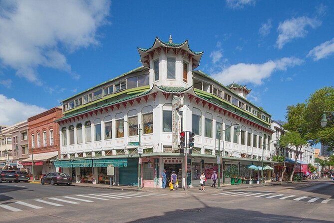 Waikiki Trolley Hop-On Hop-Off Tour of Honolulu - Crowds, delays, and comfort