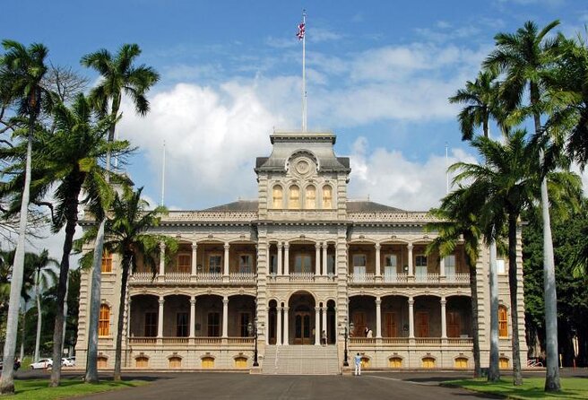 Waikiki Trolley Red Line Heroes & Legends Hop-on Hop-off Tour - A useful first ride through Honolulu