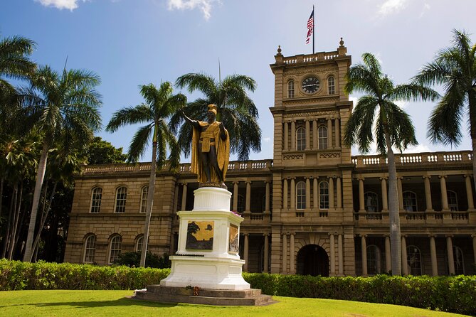 Waikiki Trolley Red Line Heroes & Legends Hop-on Hop-off Tour - From Waikiki to the Honolulu Museum of Art