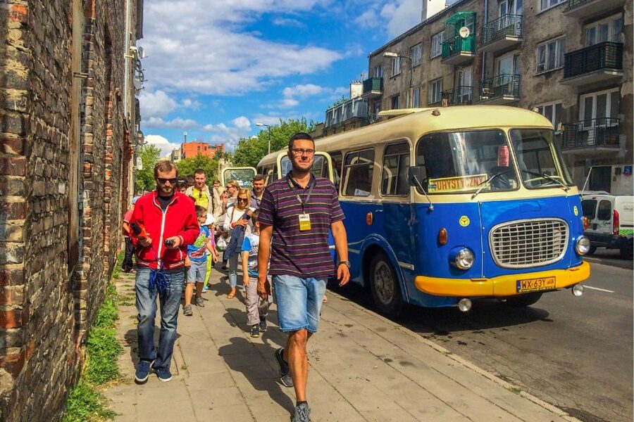 Warsaw: 2.5-Hour Dark Side - Praga District by a Retro Bus - Key points at a glance