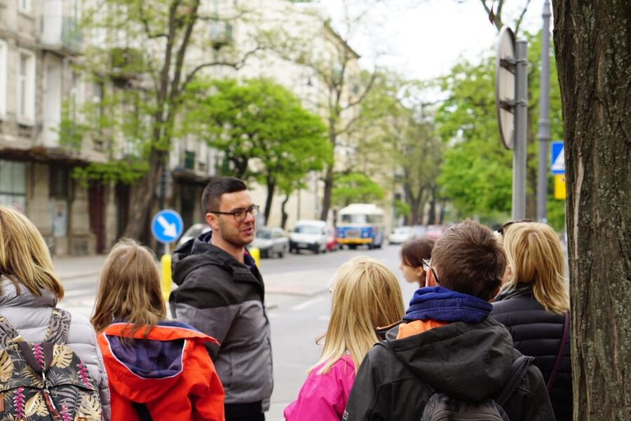 Warsaw: 2.5-Hour Dark Side - Praga District by a Retro Bus - The Basilica of the Sacred Heart of Jesus