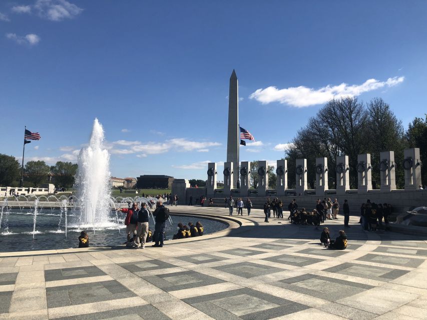 Washington DC: Bus Tour to the Highlights of the Capital - The bus, guide, and comfort level