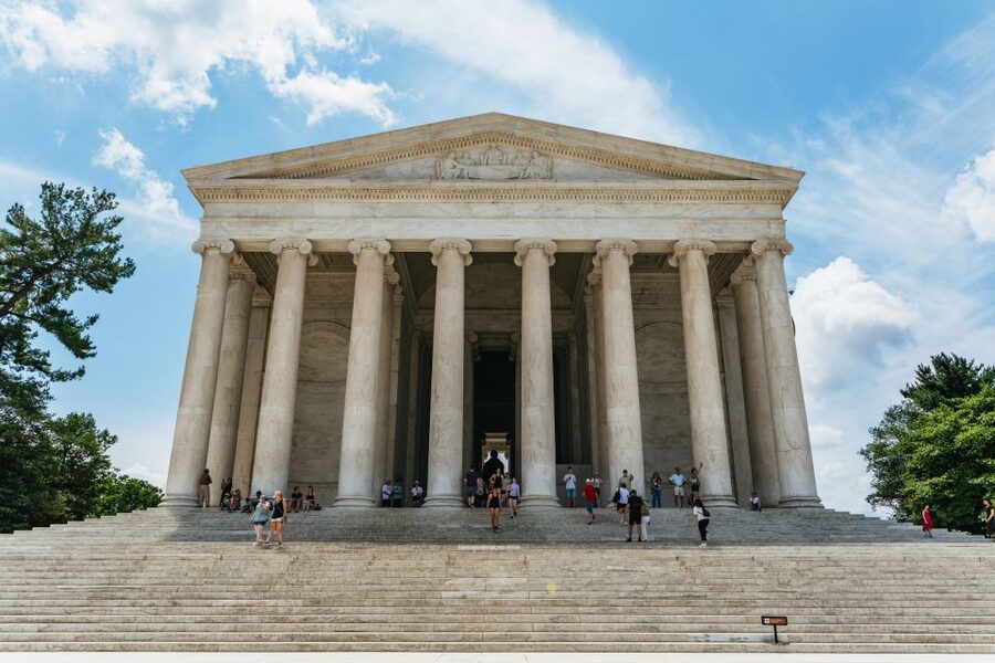 Washington DC Day Trip by Bus from New York City - Jefferson and Lincoln: two different visions of America