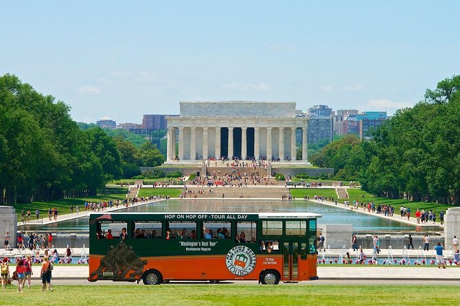 Washington DC Hop-On Hop-off Trolley Tour with 15 Stops - Stops 13 to 15: White House, National Archives, and the eastern edge