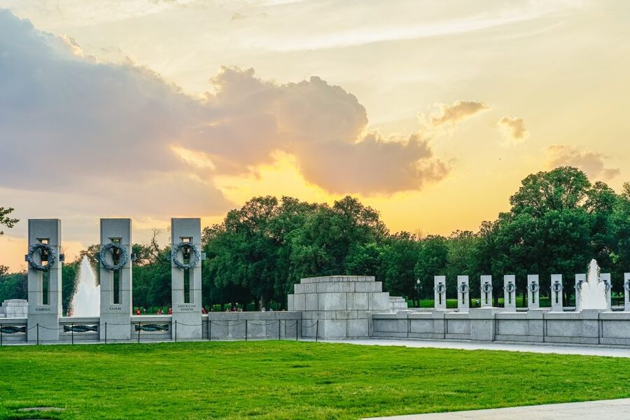 Washington DC: National Mall Night Bus Tour - Why a night bus tour works well in Washington