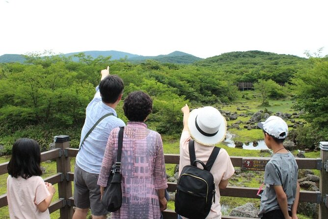 West of Jeju island Bus Tour from Seogwipo city, Jeju island - Hyeopjae Beach and Biyangdo Island