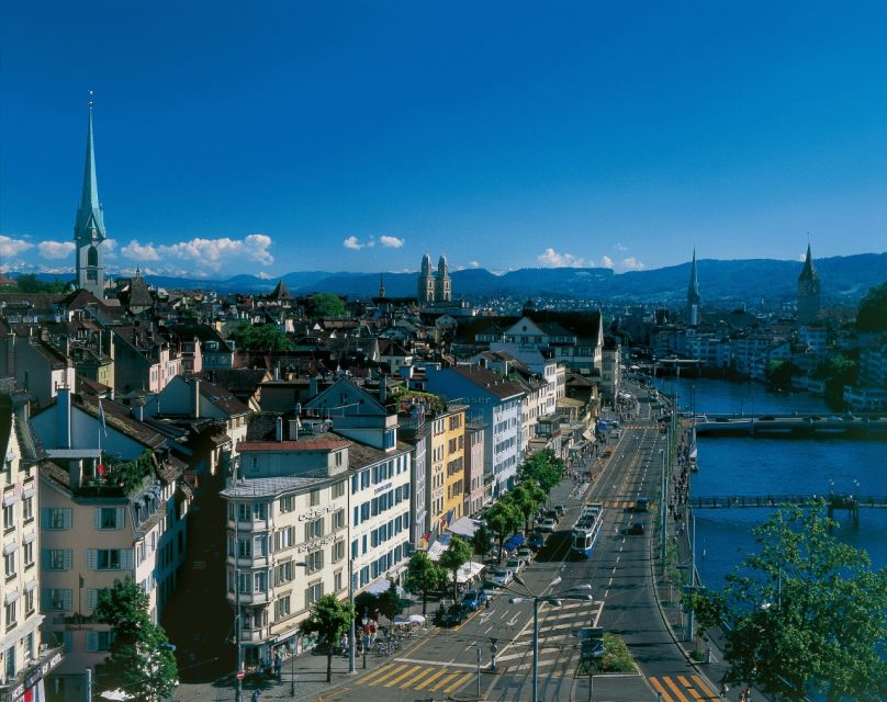 Zurich: City Bus Tour with Audio Guide and Lake Cruise - Five useful things to know before booking