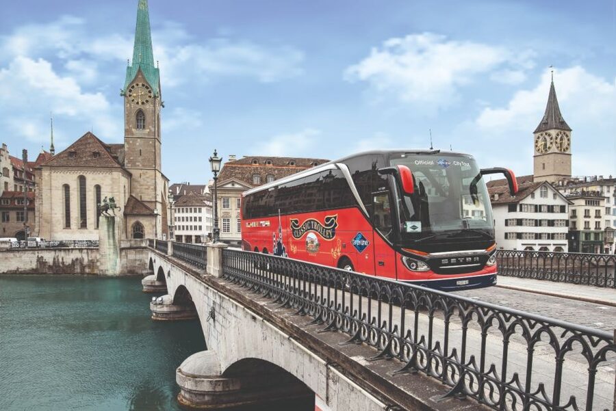 Zurich: City Bus Tour with Audio Guide and Lake Cruise - The old town and Zurich’s three major churches