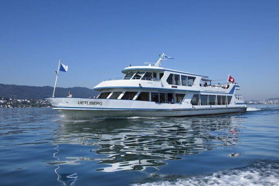 Zurich: City Bus Tour with Audio Guide and Lake Cruise - Starting behind Zurich HB at Sihlquai