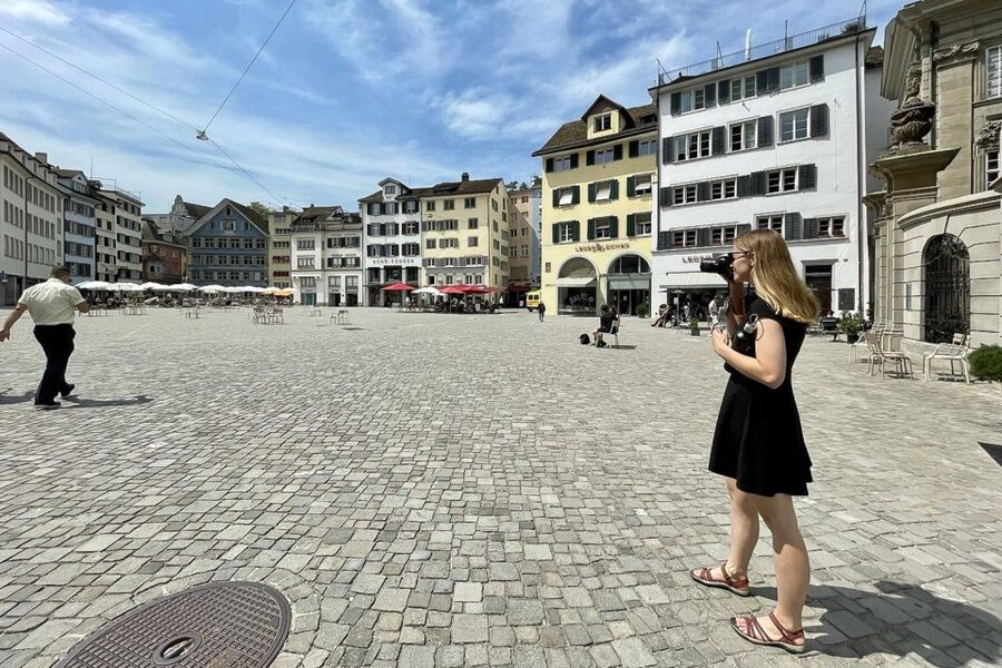 Zurich: Sightseeing Bus Tour with Optional FIFA Museum - Walking Münsterhof and Zurich’s Old Town